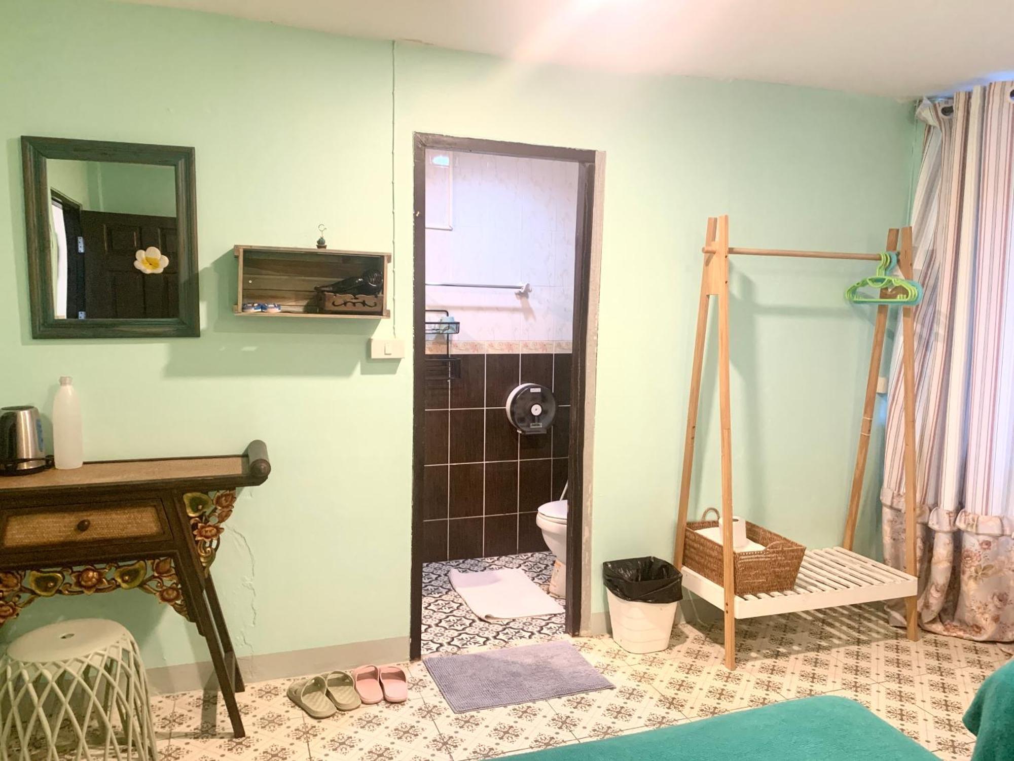 Twin Room Private Bathroom