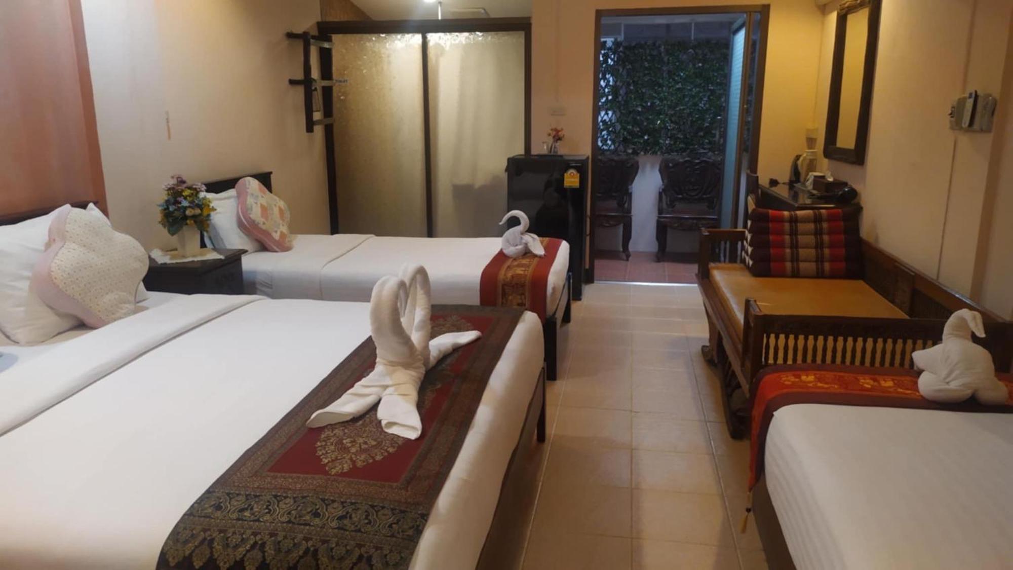 Deluxe Family Room
