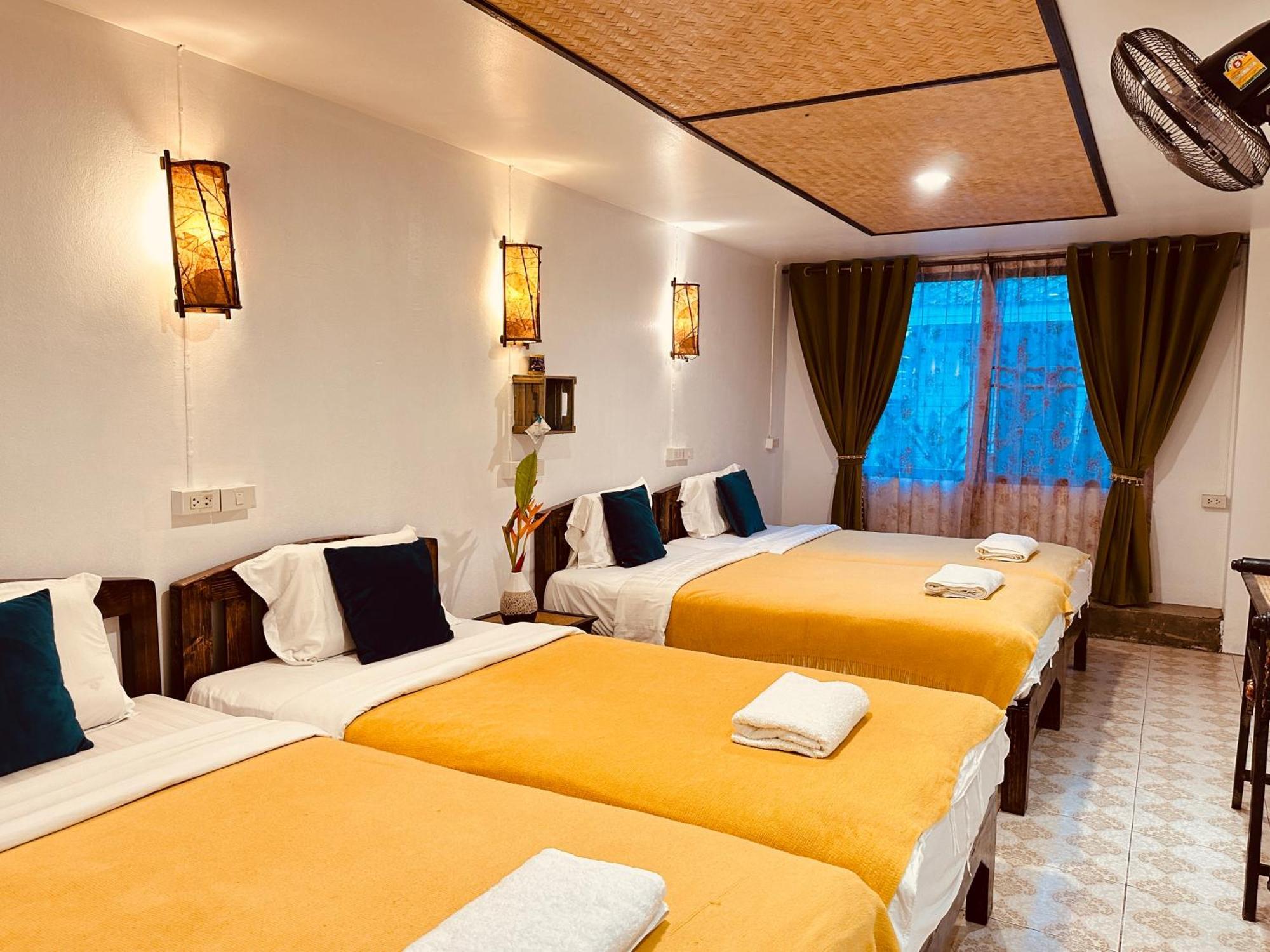 Quadruple Room Private Bathroom