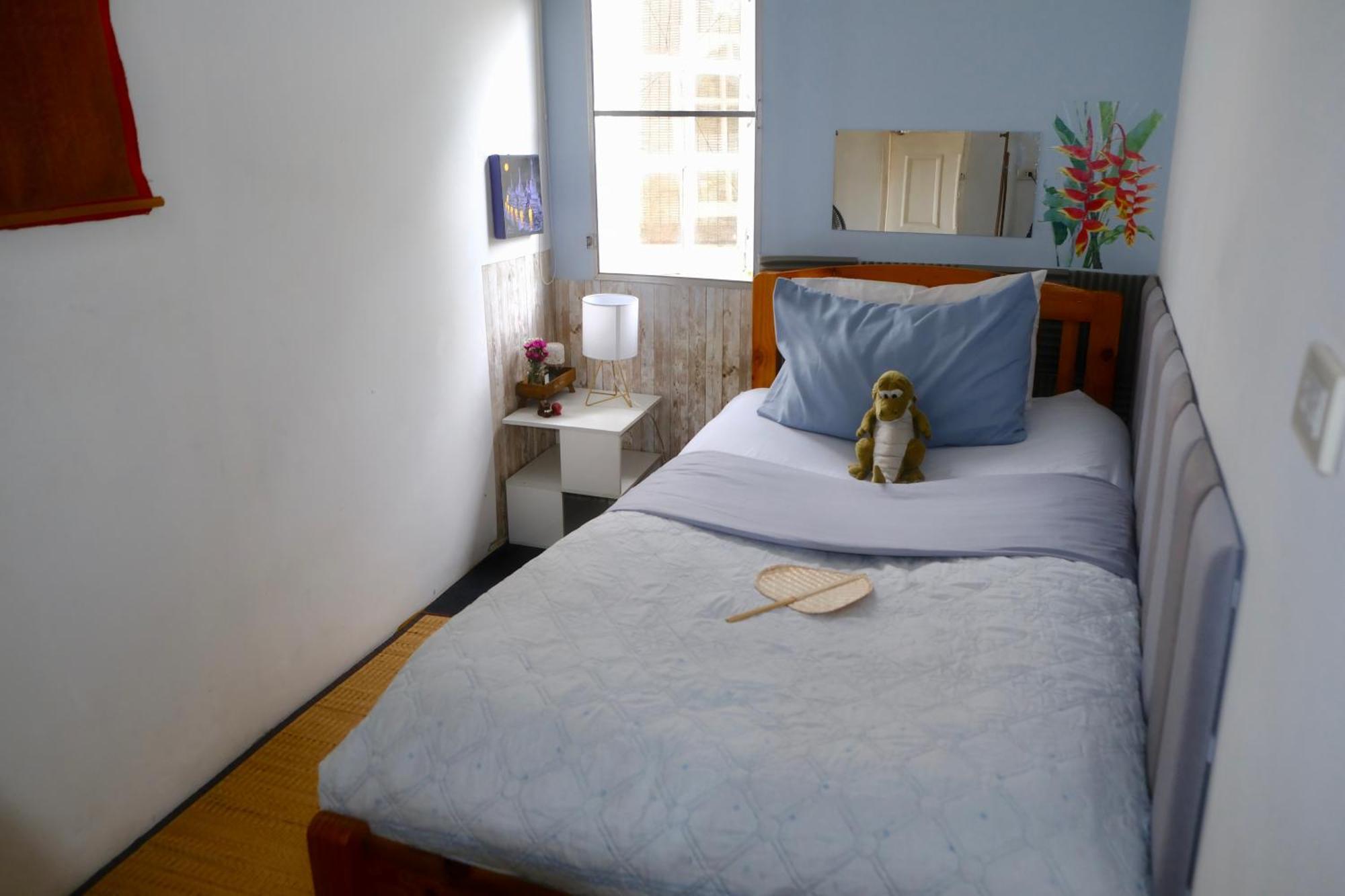 Small single room shared bathoom Aircon