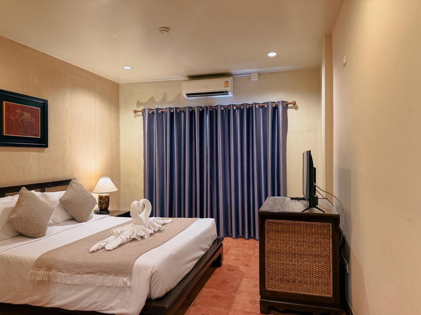 Standard Double or Twin Bedroom