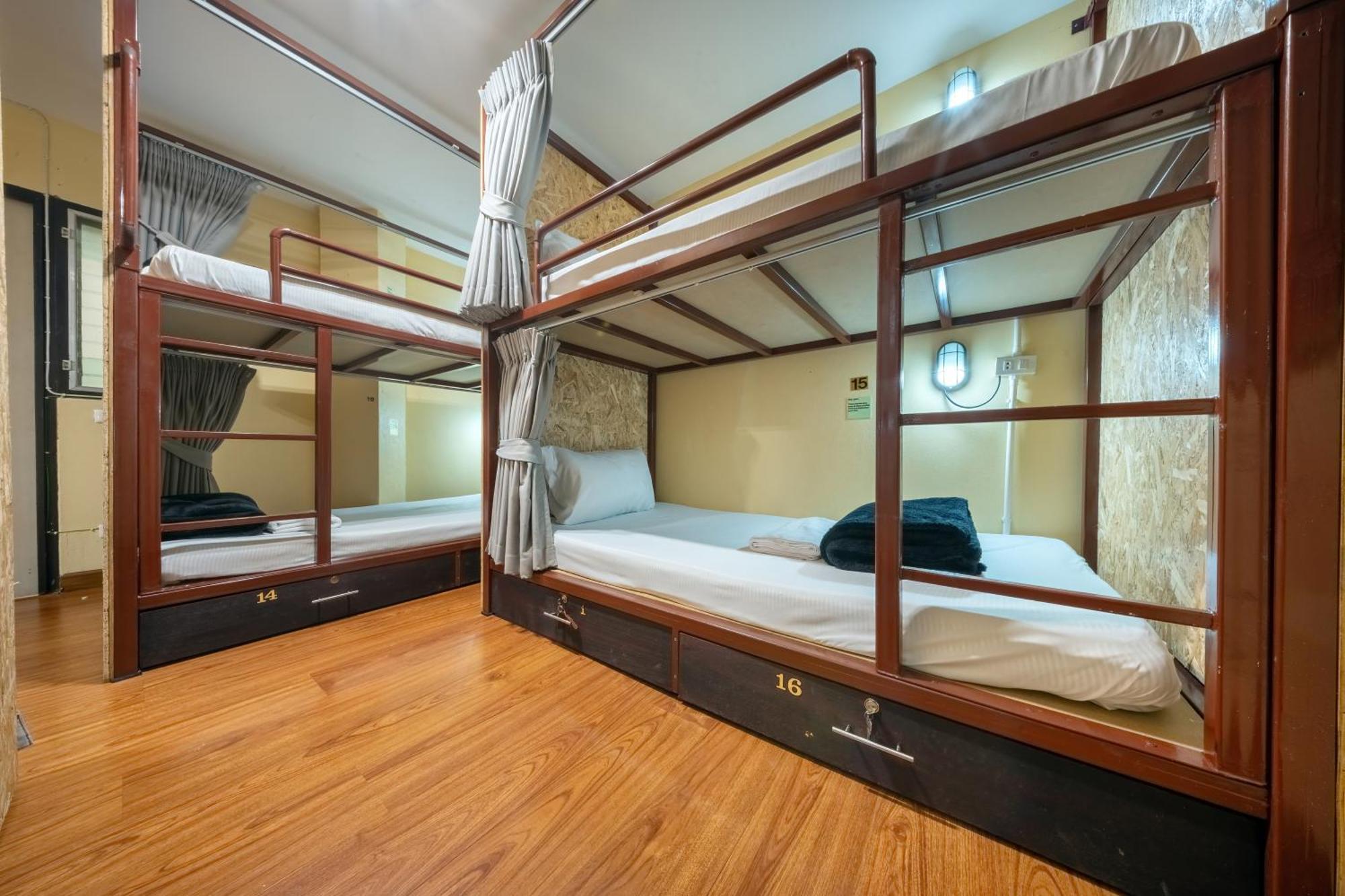 Bed 8-Bed Mixed Dormitory Room