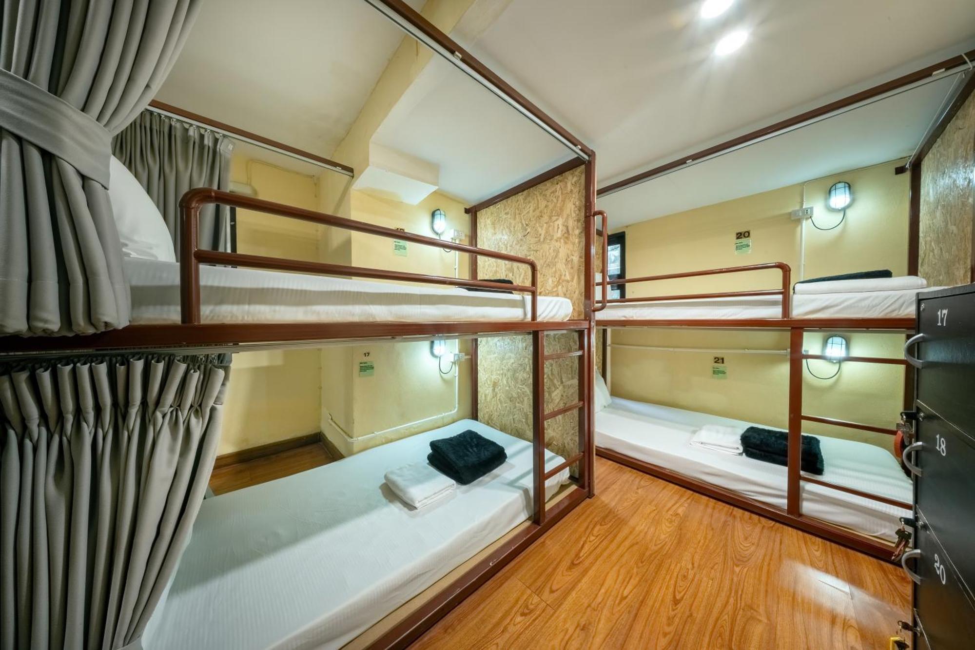 Bed 8-Bed Mixed Dormitory Room