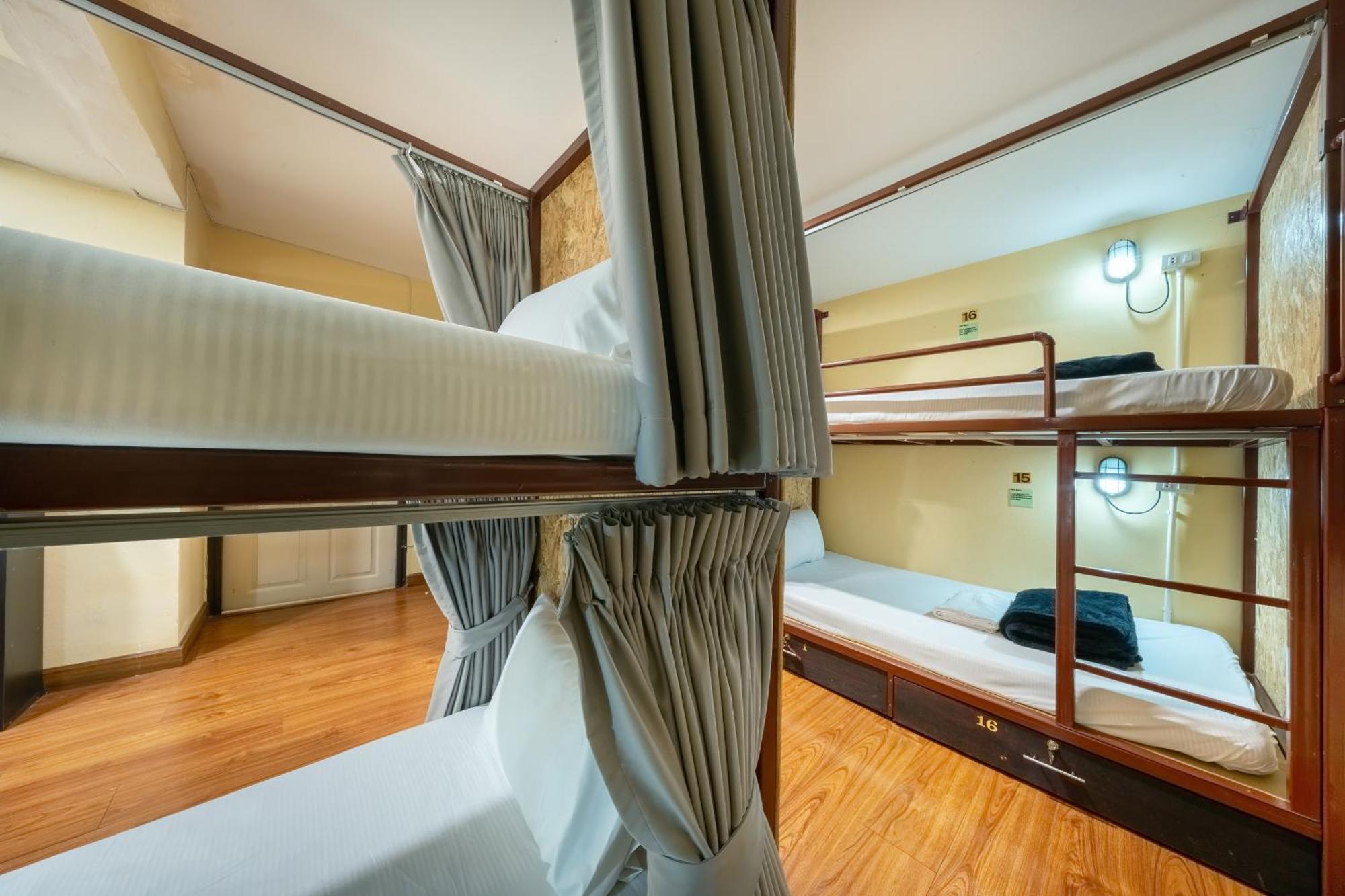 Bed 8-Bed Mixed Dormitory Room