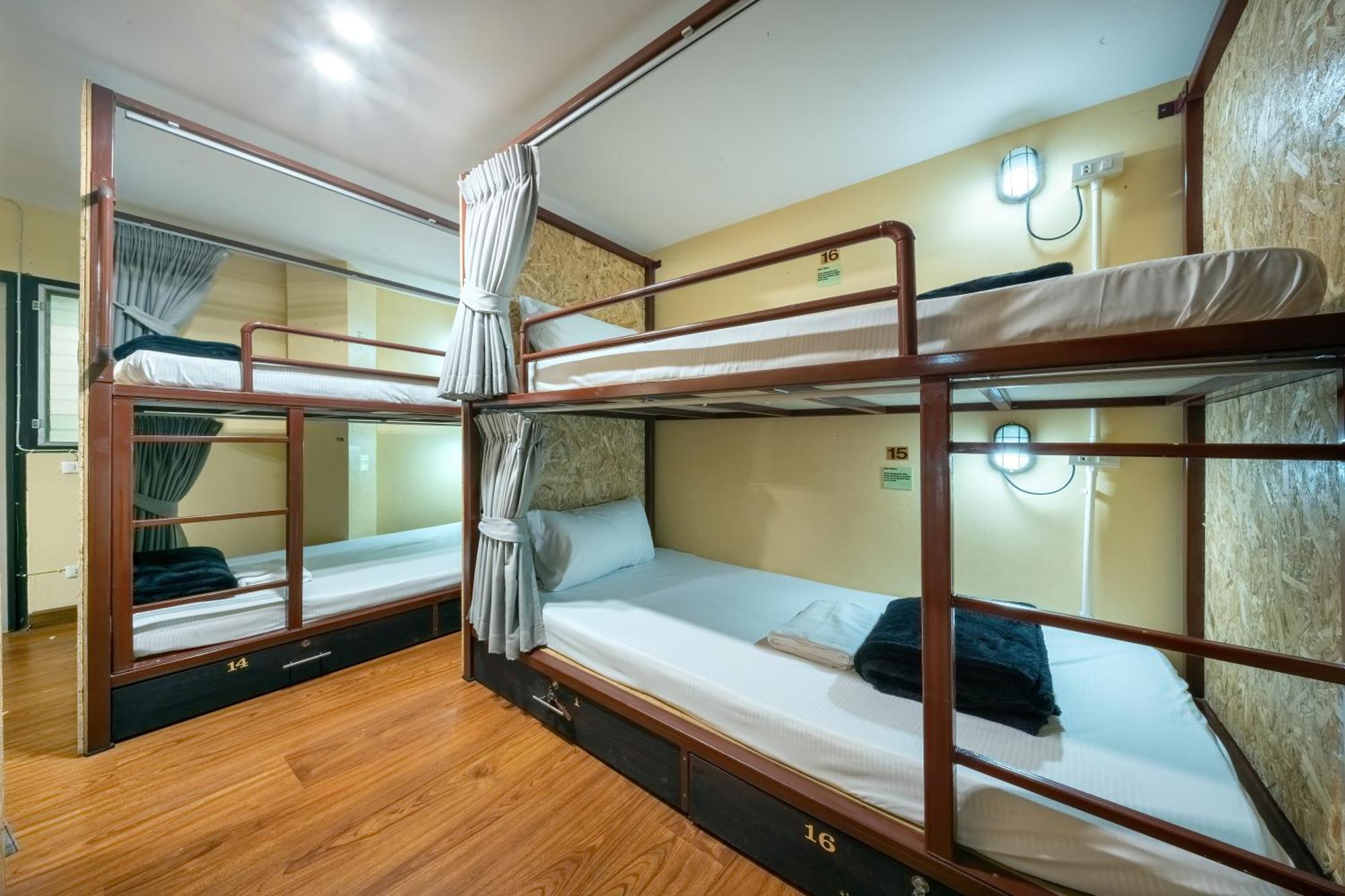 Bed 8-Bed Mixed Dormitory Room