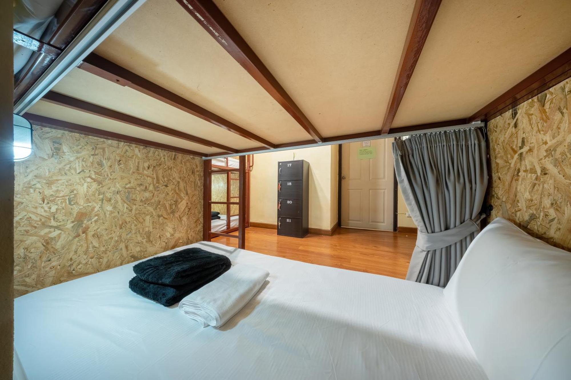 Bed 8-Bed Mixed Dormitory Room