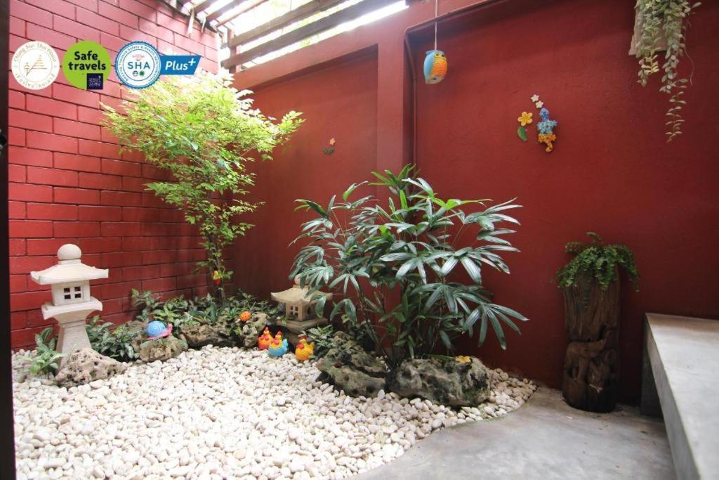Superior Family Bedroom Garden
