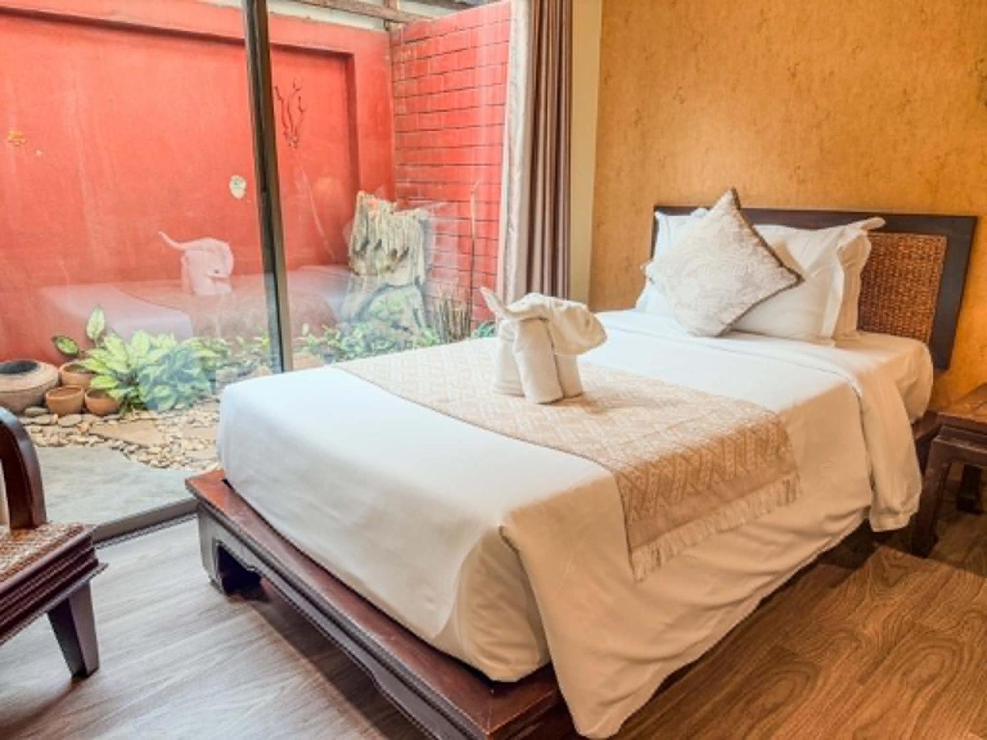Superior Family Bedroom Garden