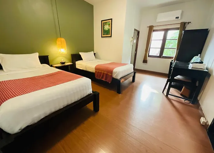 Hotel Baan Klang Vieng Chiang Mai